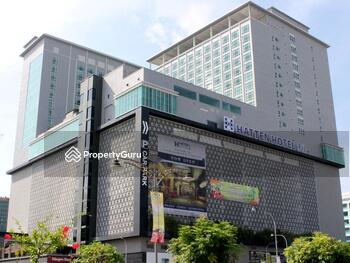 Hatten Square