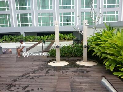  - Hatten Square