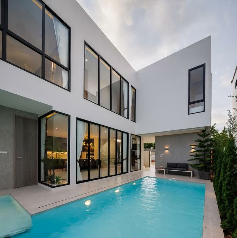 A9 Airport Pool Villa : เอนายณ์ แอร์พอร์ต พูลวิลล่า