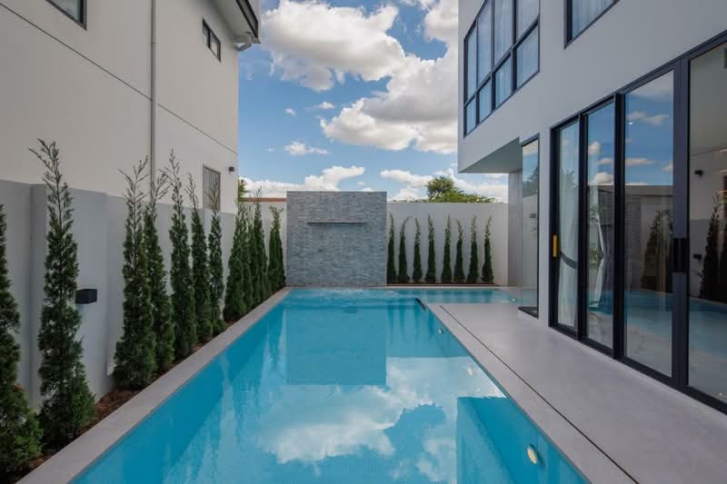A9 Airport Pool Villa : เอนายณ์ แอร์พอร์ต พูลวิลล่า