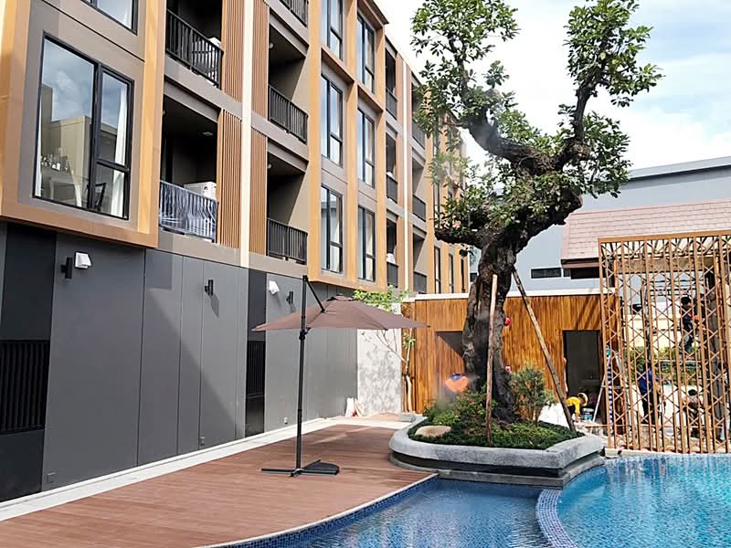 The 8 Condominium