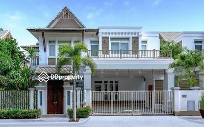 - Q House Villa Nakorn Ping