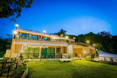 - Fruit Valley Resort & Serviced Apartment