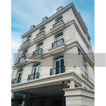81/2 Sukhumvit 61 (Apartment) : 81/2 สุขุมวิท 61 (อพาร์ทเมนต์) 