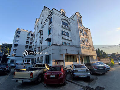 - Sri Thawee Mansion