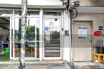  - Ze Residence Bang Aor Station