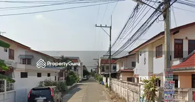 - Baan Klang Soi Khu Khot