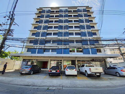 - D-Haus Ngamwongwan : ดี-เฮ้าส์ งามวงศ์วาน