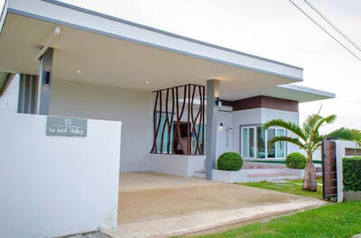 - Le leaf Valley Hua Hin