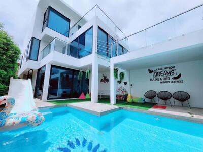 - Palm Spring Villas