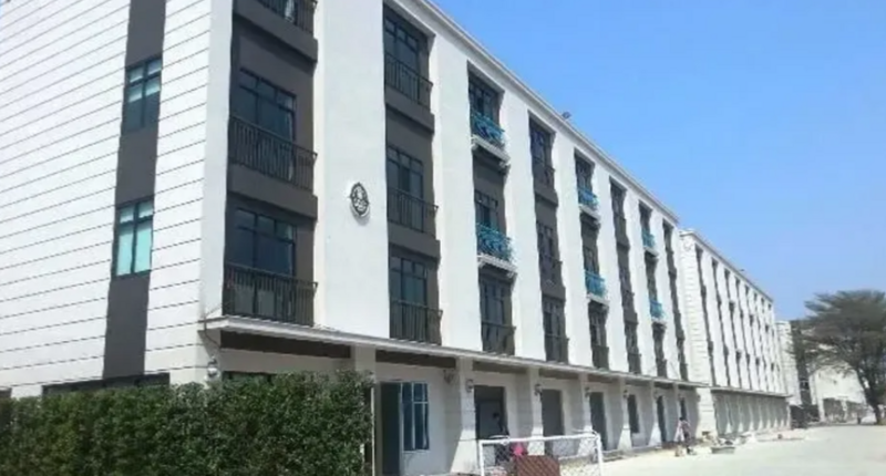 Chic District Ram 53 #0