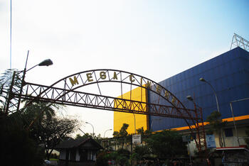 Mega Cinere