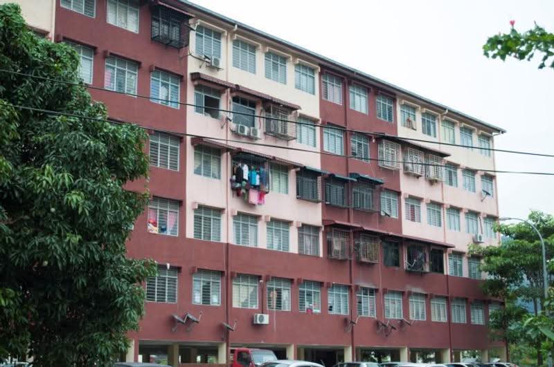 Rumah Flat untuk Dijual di Flat Kelompok Camar - Ahmad Firdaus Mahmod - PropertyGuru.com.my