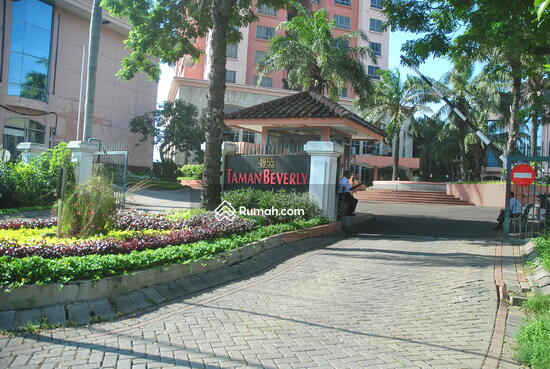 Taman Beverly, . Jl. Mayjen HR. Muhammad, Dukuh Pakis, Surabaya, Jawa