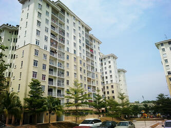 Larkin Idaman Apartment