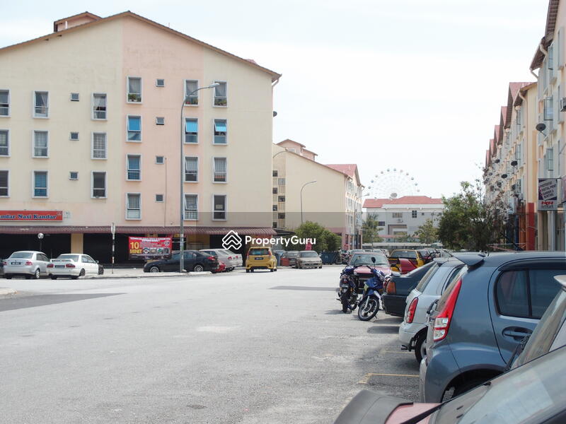 Pusat Komersial Seksyen 7 #0