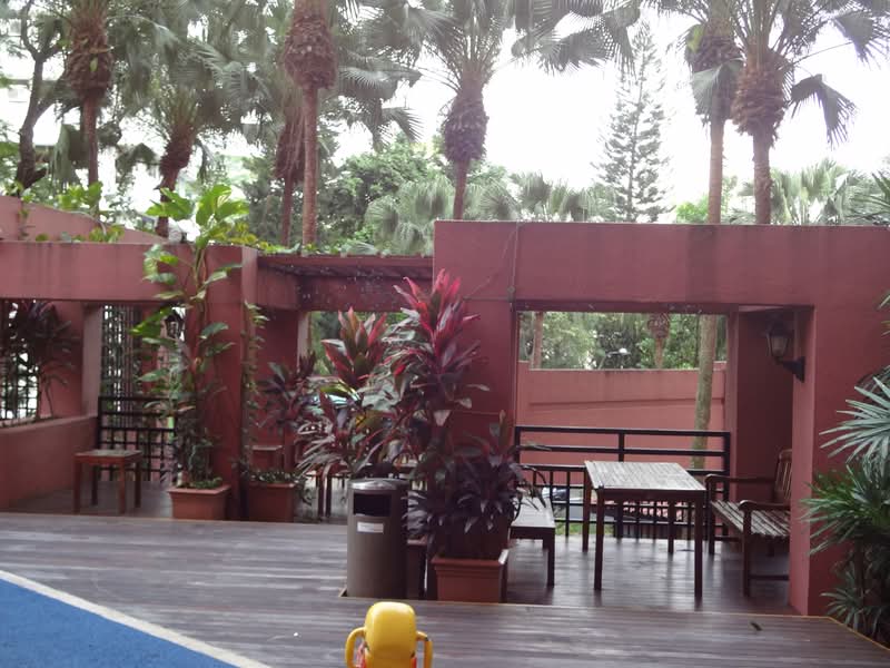 Leonie Gardens
