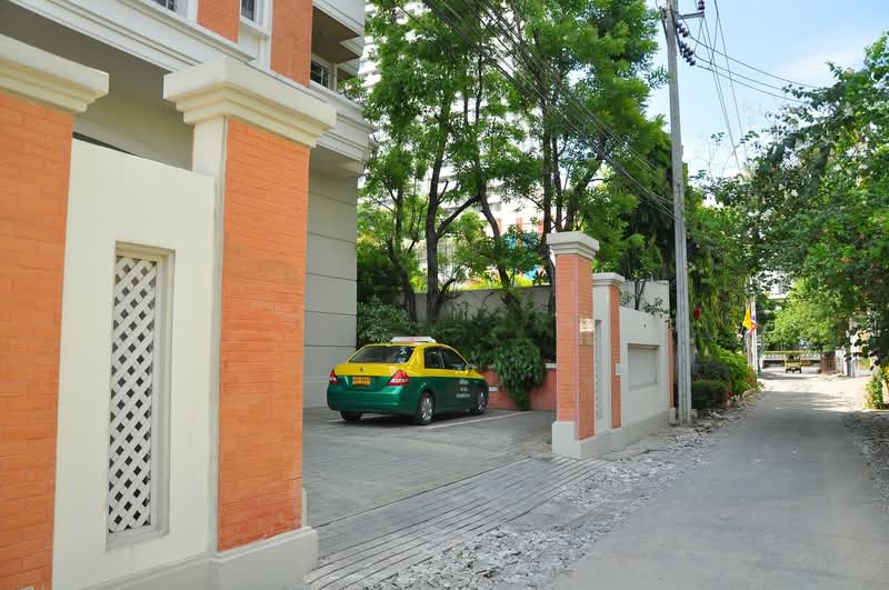 Turnberry Condominium