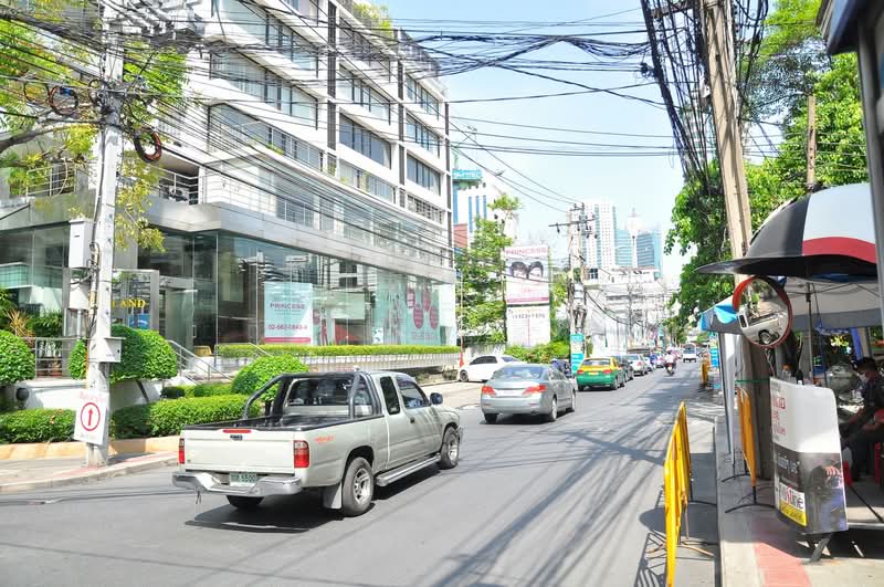 นิวแลนด์ คอนโดมิเนียม