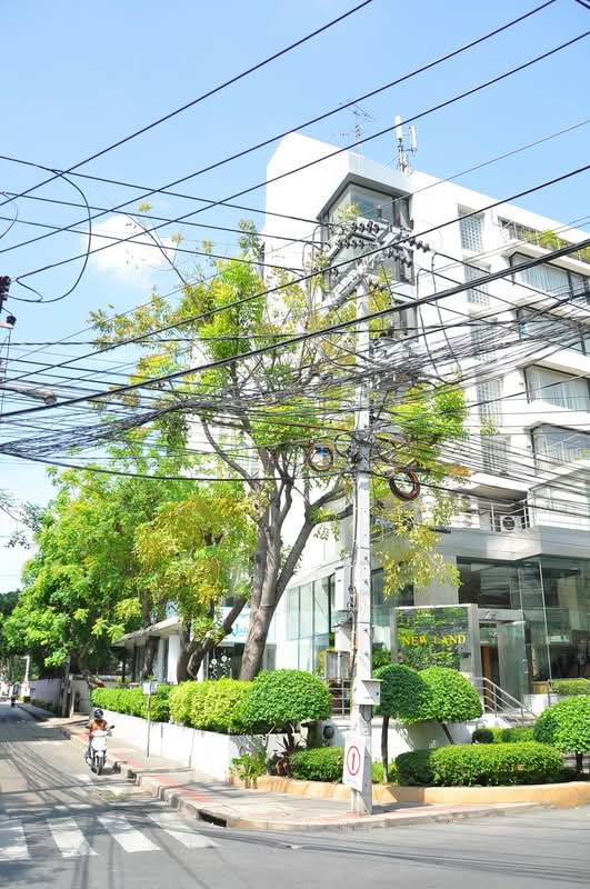 นิวแลนด์ คอนโดมิเนียม