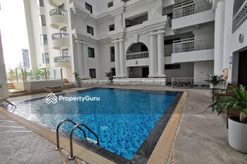 Royal Castle Sukhumvit : รอยัล คาสเซอร์ สุขุมวิท