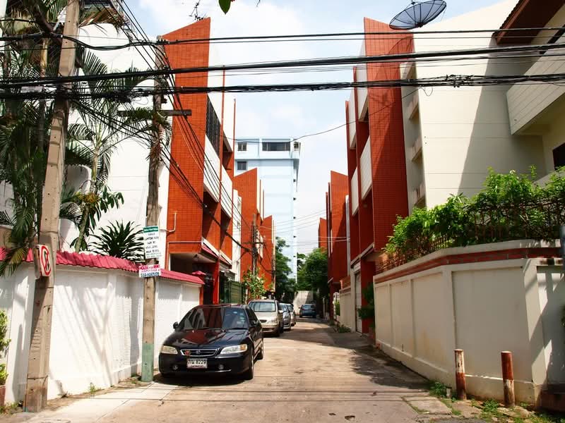Acadamia Grand Tower : อคาเดเมีย แกรนด์ ทาวเวอร์