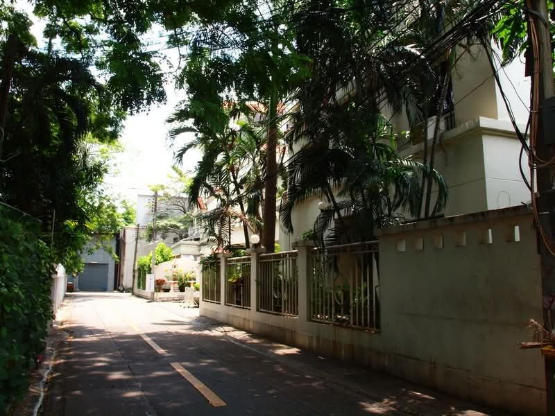 Private Sukhumvit : ไพรเวท สุขุมวิท