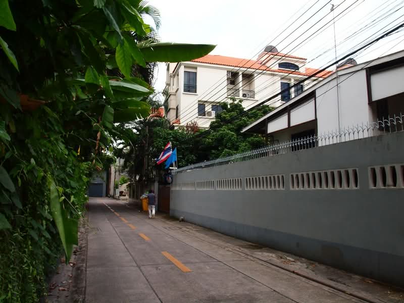 Private Sukhumvit : ไพรเวท สุขุมวิท