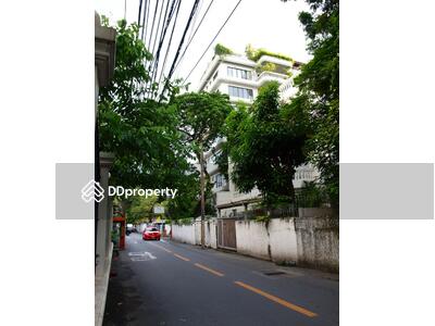 - พร้อมพรรค การ์เด้นส์ คอนโดมิเนียม