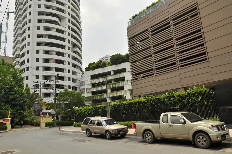 Moon Tower : มูน ทาวเวอร์