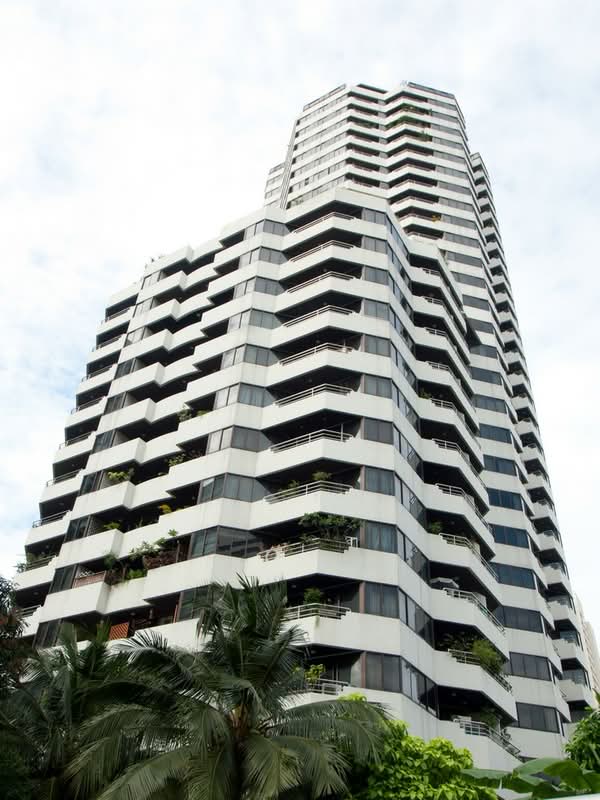 Lake Avenue Sukhumvit 16
