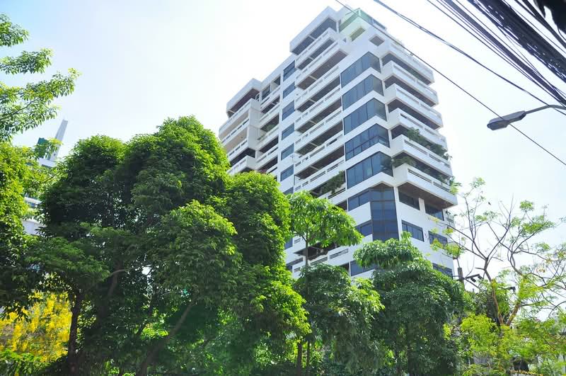 Sukhumvit House