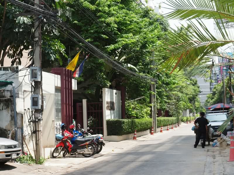 Baan Ploenchit : บ้าน เพลินจิต