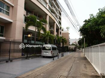 Navin Court : นาวิน คอร์ท