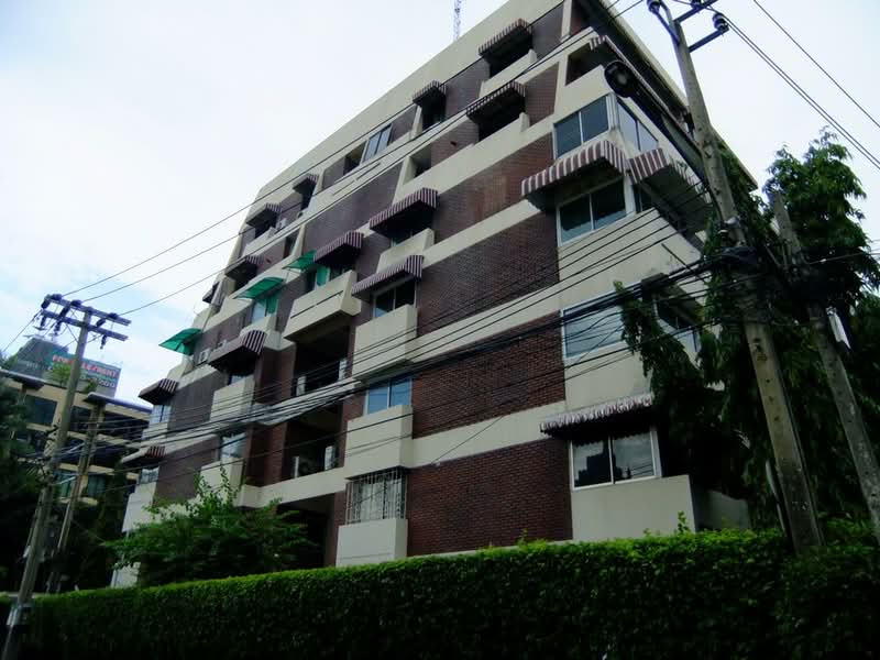 Pleonjit Condominium