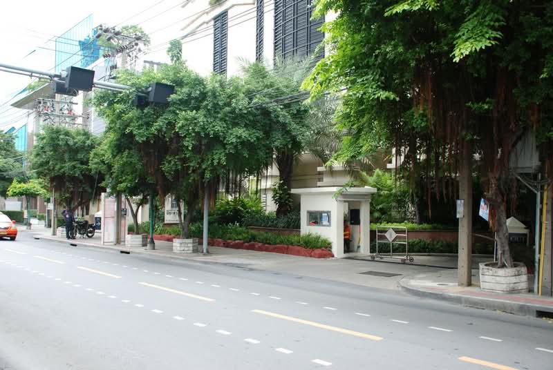 Baan Piya Sathorn