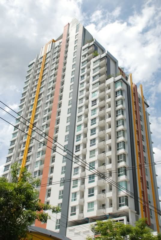 Ivy Sathorn 10 : ไอวี่ สาทร 10