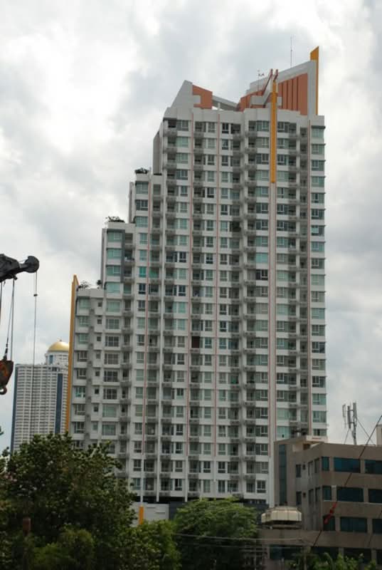 Ivy Sathorn 10 : ไอวี่ สาทร 10
