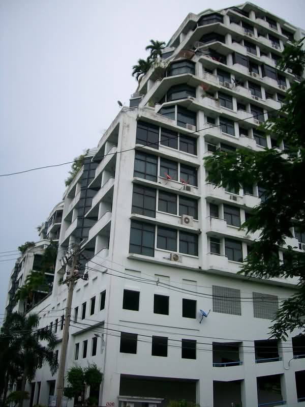 Ratchaarpa Tower condominium