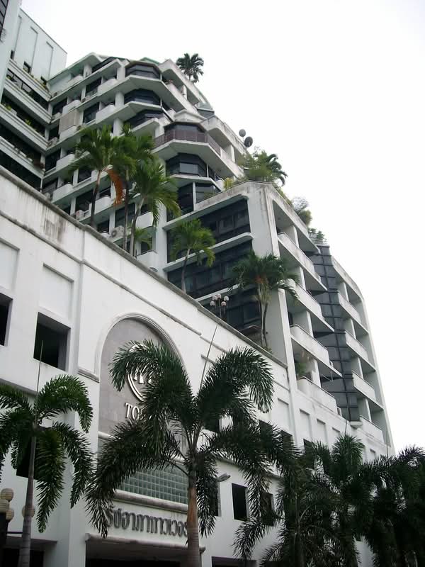 Ratchaarpa Tower condominium
