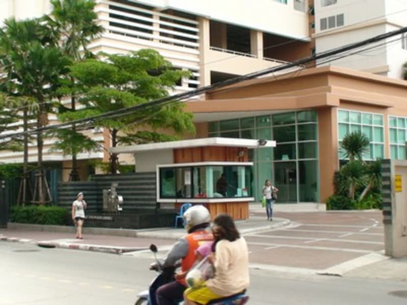 Life @ Ratchada-Huai Khwang : ไลฟ์ แอท รัชดา-ห้วยขวาง