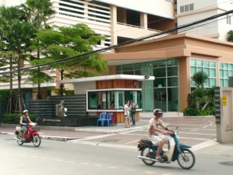 Life @ Ratchada-Huai Khwang : ไลฟ์ แอท รัชดา-ห้วยขวาง