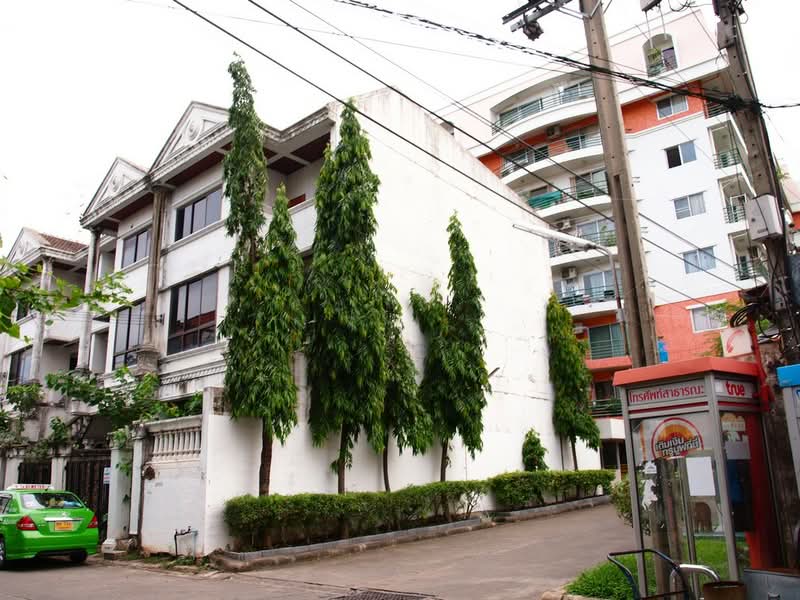 Baan Chom Dao Condominium