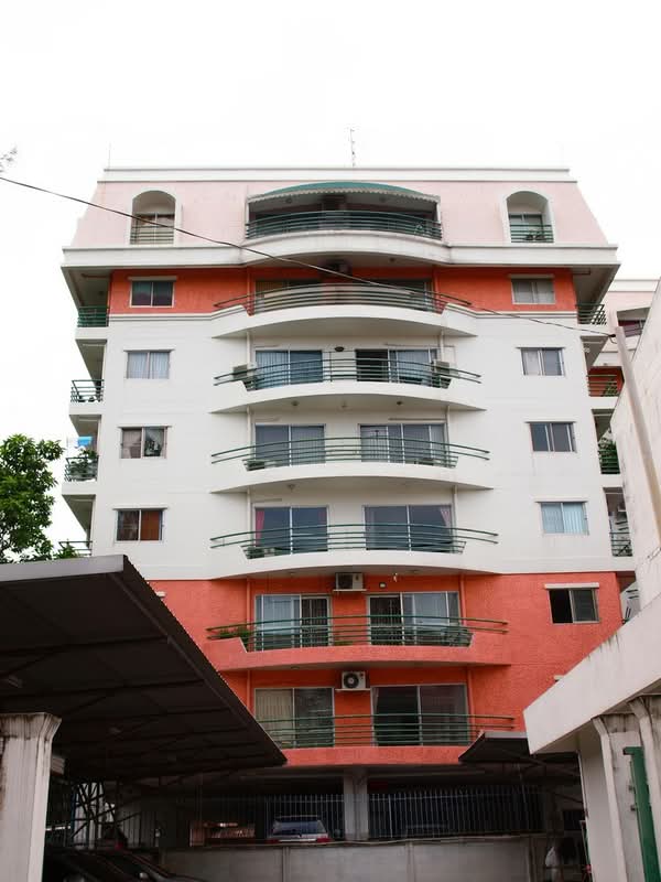 Baan Chom Dao Condominium