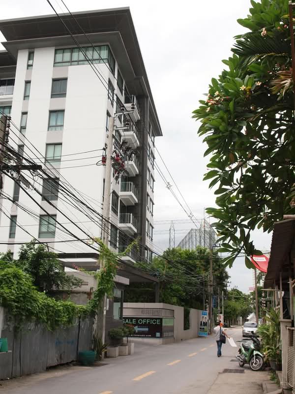 Issara @ 42 Sukhumvit