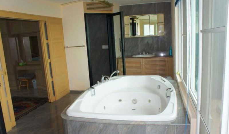 Coconut Beach condominiums, Chon Buri (Pattaya), 17 หาดจอมเทียน, Nong Pru, Bang Lamung (Pattaya), Chon Buri (Pattaya), 4 Bedrooms, 255 sqm, Condo For Rent, by Supitsara  Sangarun, 500245497 - DDproperty.com