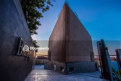 - Bluepoint Condominiums