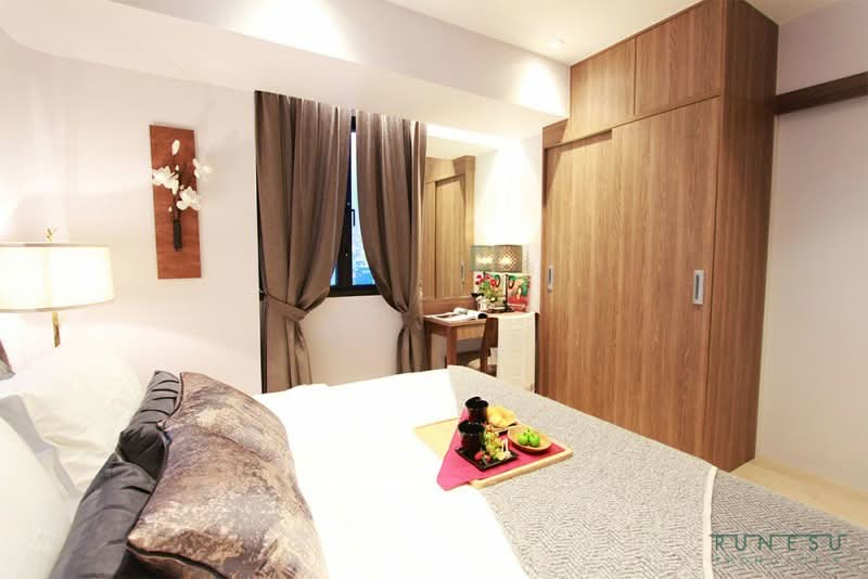 Runesu Thonglor 5 : รูเนะสุ ทองหล่อ 5