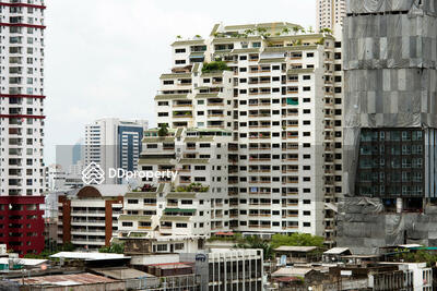 - Petch 9 Tower : เพชรเก้า ทาวเวอร์