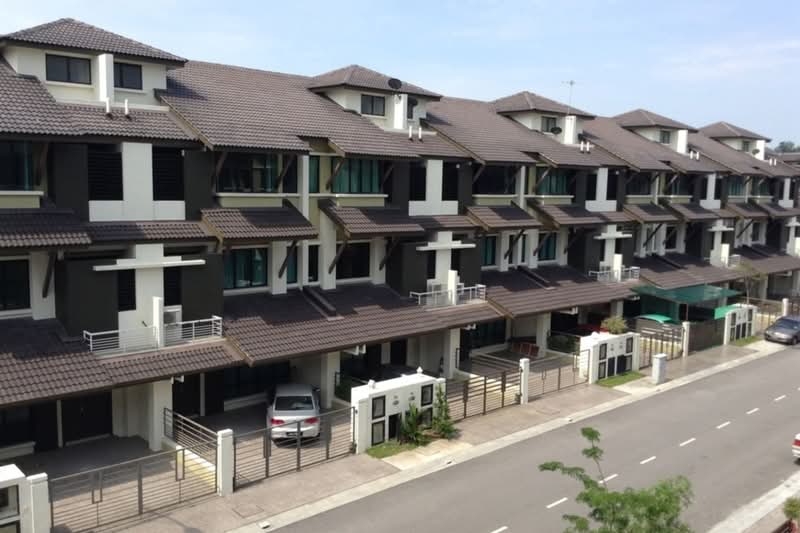 3-storey Terraced House for Rent in Bandar Bayan Bahru (Bayan Lepas) - Candiz Chong - PropertyGuru.com.my